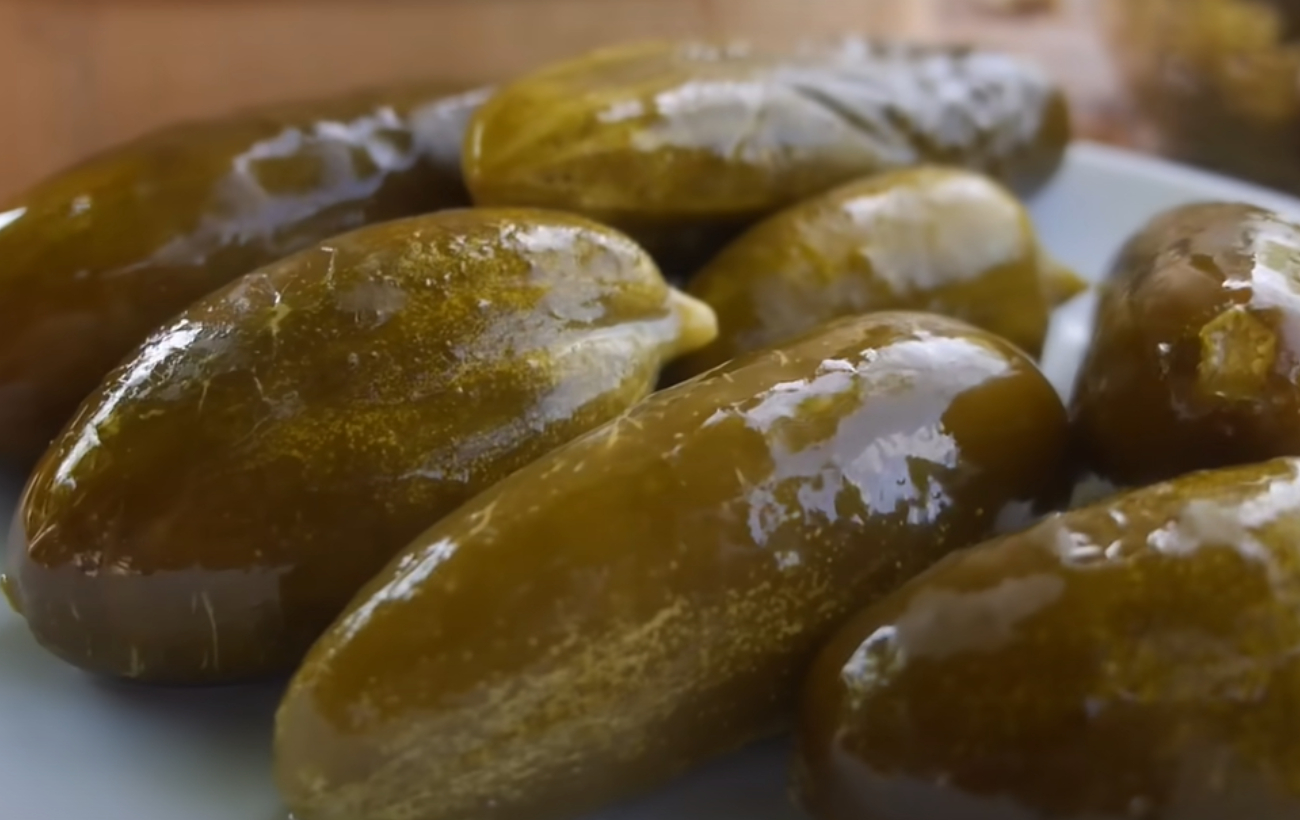 Хрустящие квашеные огурцы на зиму: как приготовить вкусную соленую закуску